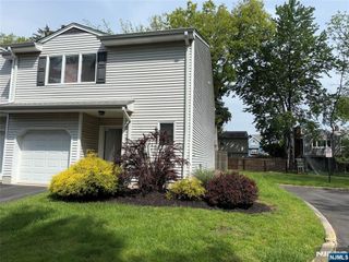 35 Meadowview Terrace 35, Fair Lawn, NJ 07410