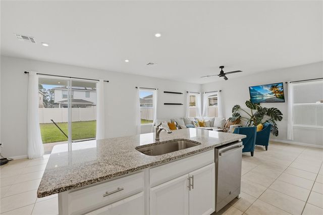 1715 OCEANIA AVENUE, Davenport, FL 33837