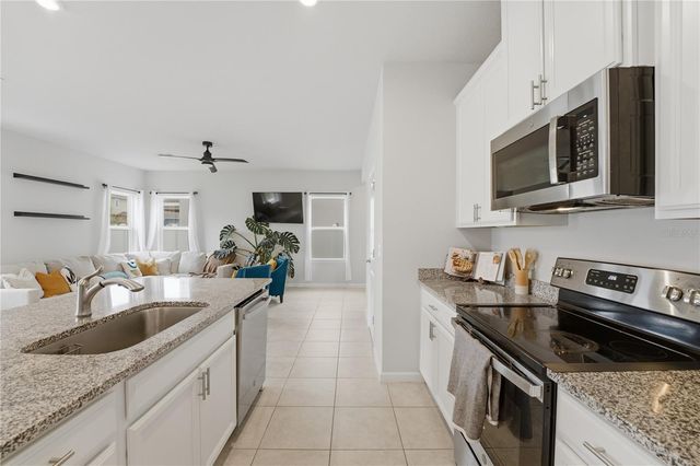 1715 OCEANIA AVENUE, Davenport, FL 33837