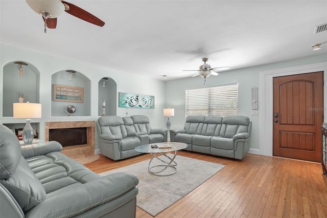 4800 16TH STREET N, St Petersburg, FL 33703