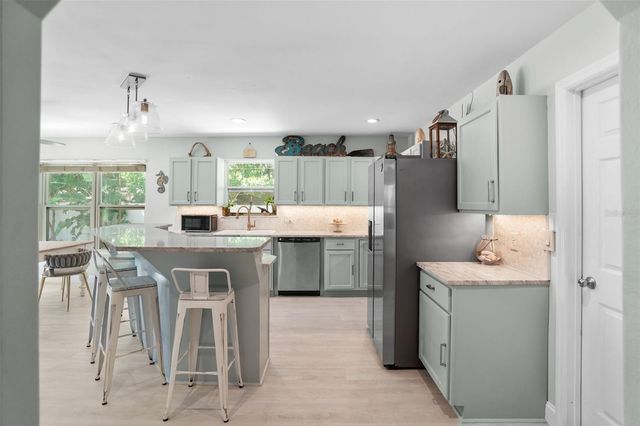 4800 16TH STREET N, St Petersburg, FL 33703