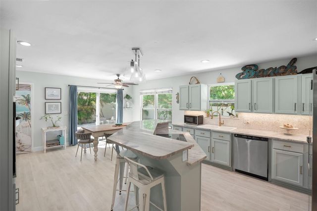 4800 16TH STREET N, St Petersburg, FL 33703