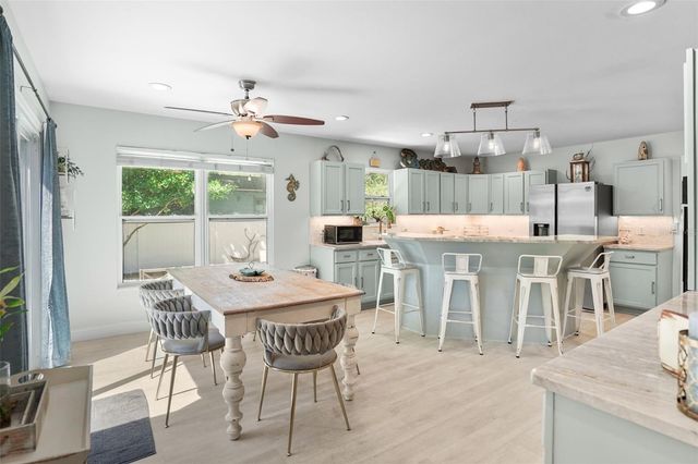 4800 16TH STREET N, St Petersburg, FL 33703