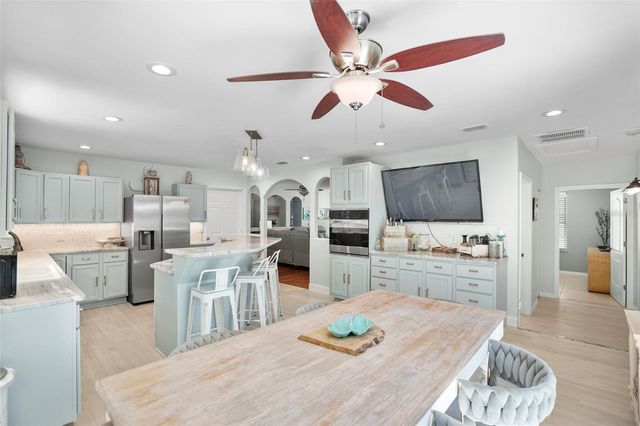 4800 16TH STREET N, St Petersburg, FL 33703