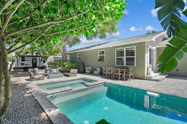 4800 16TH STREET N, St Petersburg, FL 33703