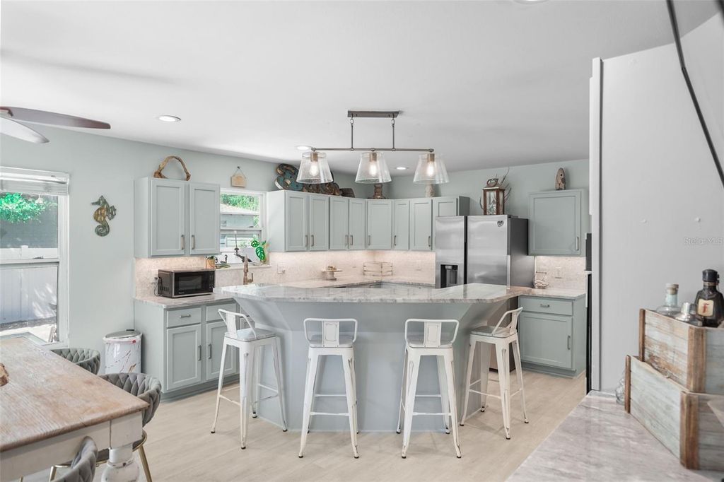 Image 16 of property listing at 4800 16TH STREET N, St Petersburg, FL 33703