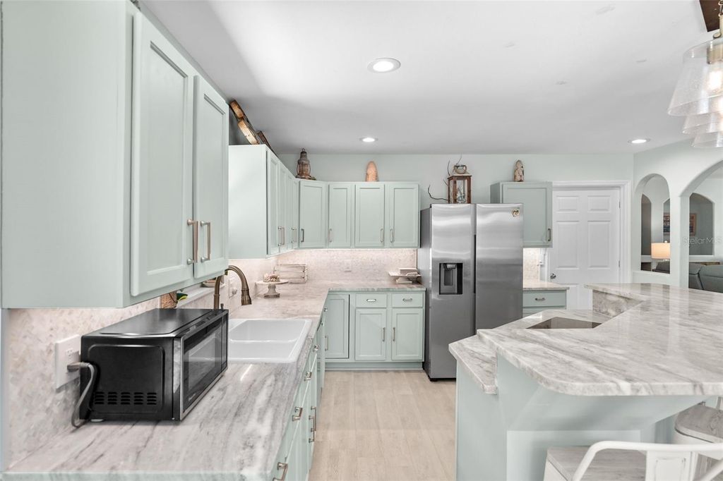 Image 17 of property listing at 4800 16TH STREET N, St Petersburg, FL 33703