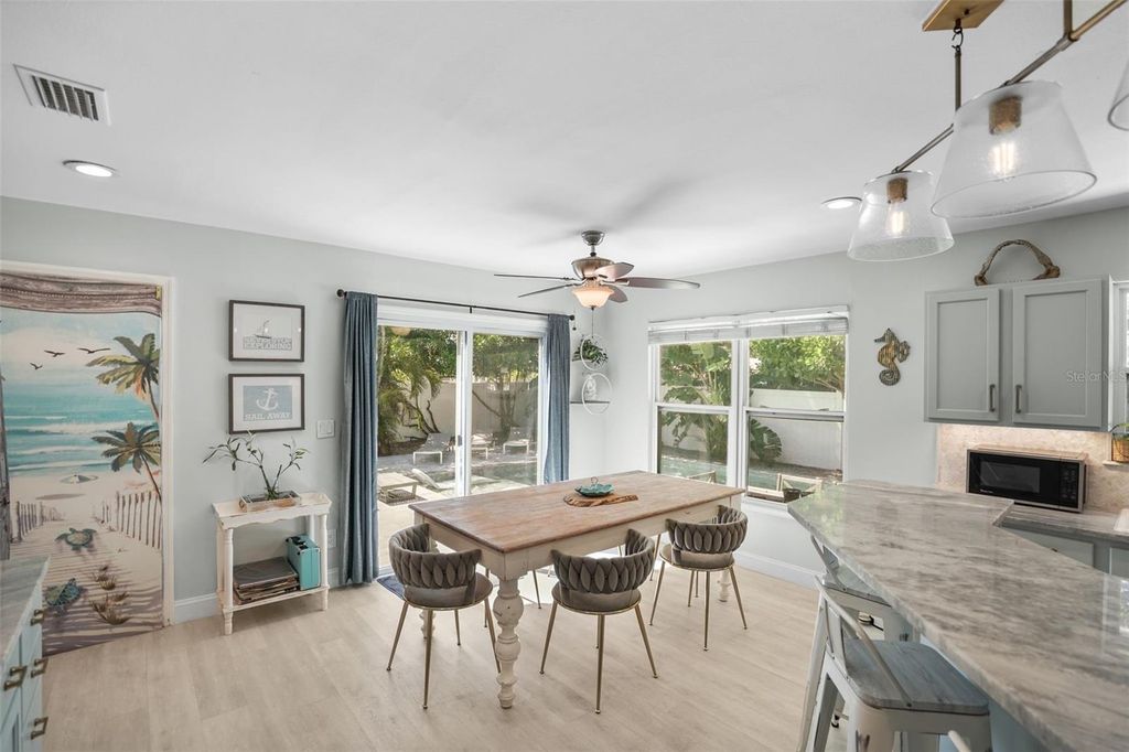 Image 19 of property listing at 4800 16TH STREET N, St Petersburg, FL 33703