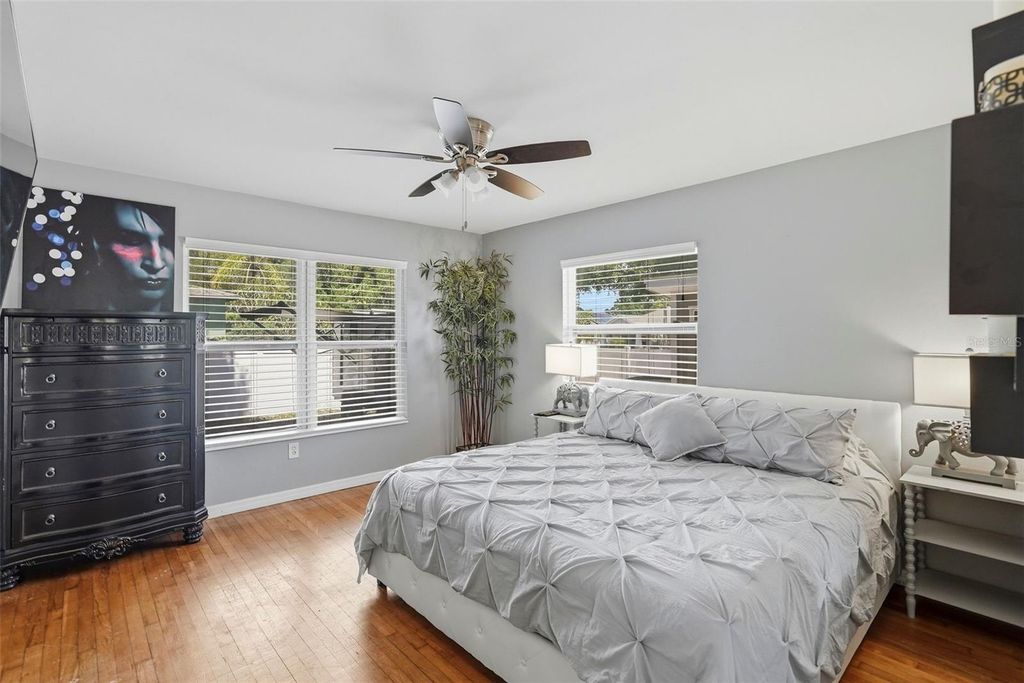 Image 30 of property listing at 4800 16TH STREET N, St Petersburg, FL 33703