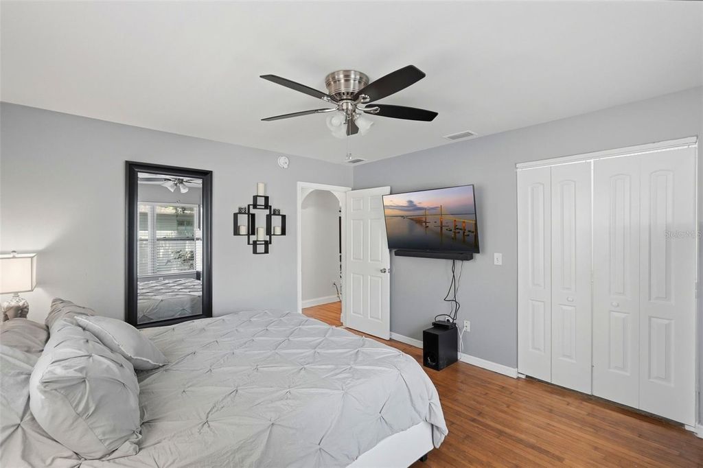 Image 31 of property listing at 4800 16TH STREET N, St Petersburg, FL 33703