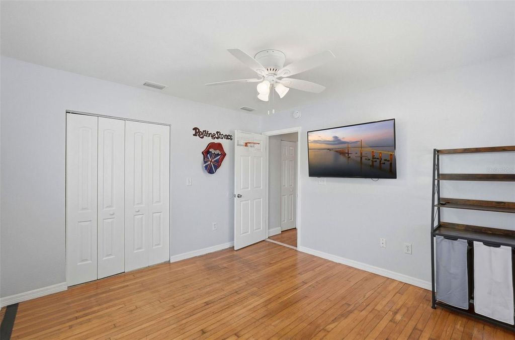 Image 36 of property listing at 4800 16TH STREET N, St Petersburg, FL 33703