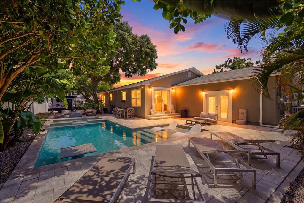 Image 38 of property listing at 4800 16TH STREET N, St Petersburg, FL 33703