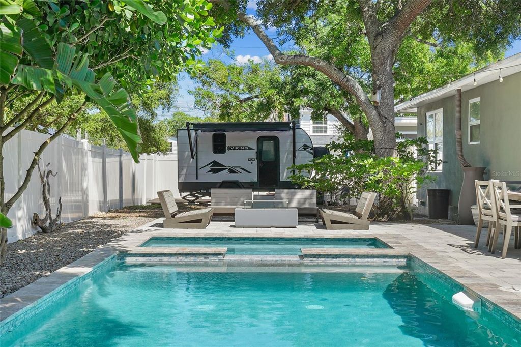 Image 42 of property listing at 4800 16TH STREET N, St Petersburg, FL 33703