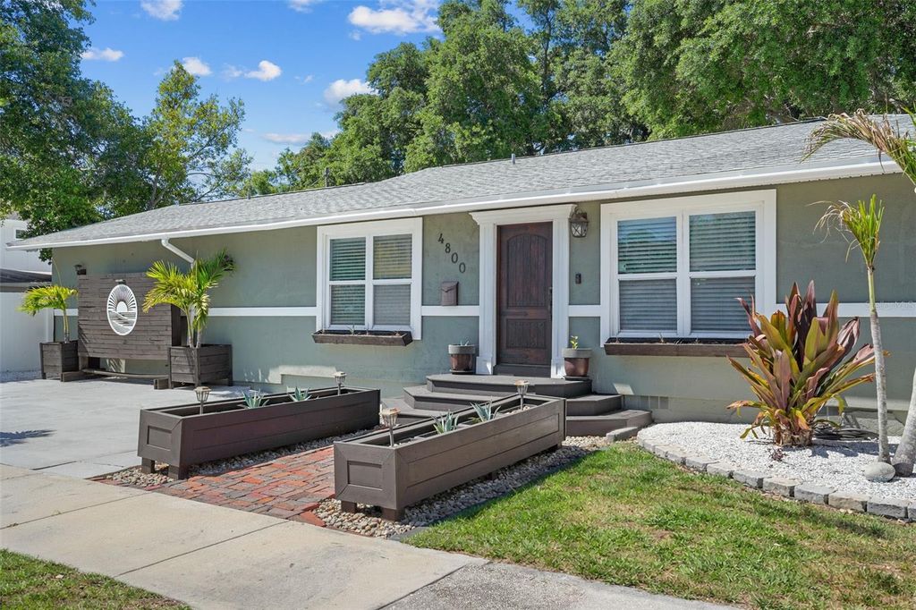 Image 54 of property listing at 4800 16TH STREET N, St Petersburg, FL 33703