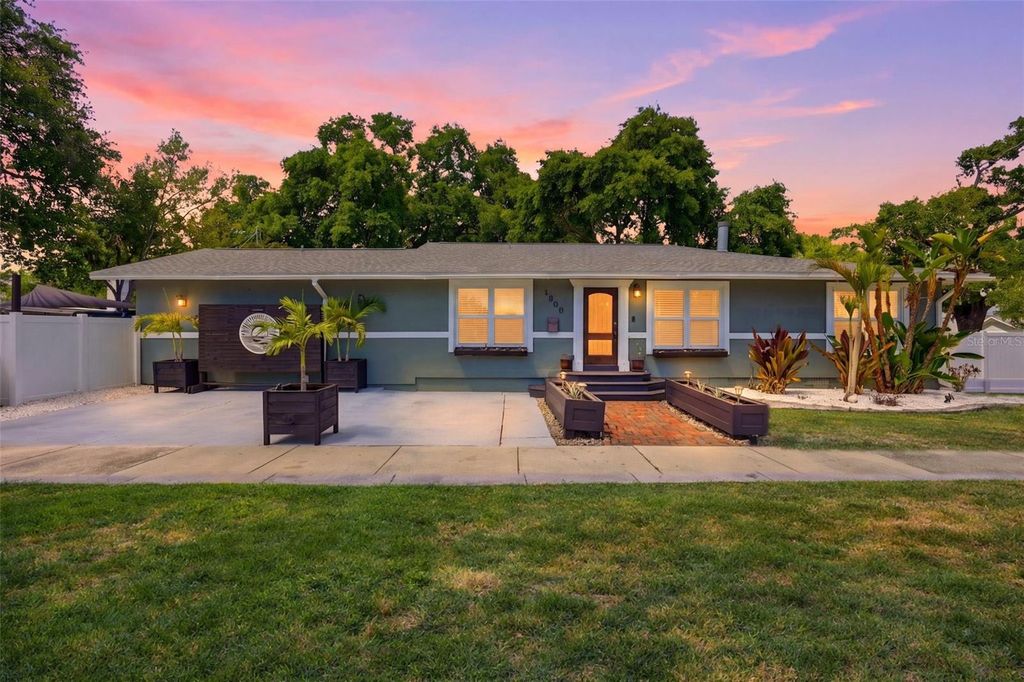 Image 57 of property listing at 4800 16TH STREET N, St Petersburg, FL 33703