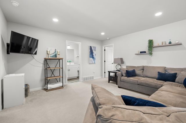 4053 Enclave Way, Kalamazoo City, MI 49006