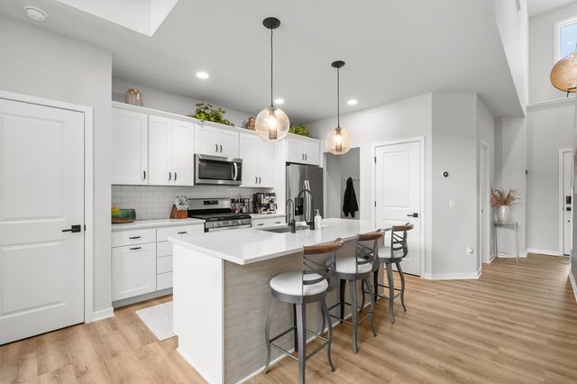 4053 Enclave Way, Kalamazoo City, MI 49006