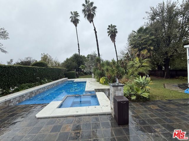 5907 Oakdale Avenue, Woodland Hills (los Angeles), CA 91367