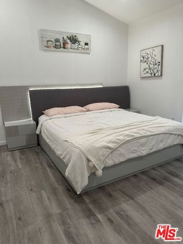 5907 Oakdale Avenue, Woodland Hills (los Angeles), CA 91367