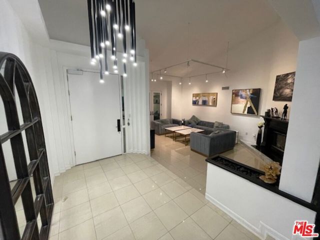 5907 Oakdale Avenue, Woodland Hills (los Angeles), CA 91367