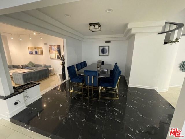 5907 Oakdale Avenue, Woodland Hills (los Angeles), CA 91367