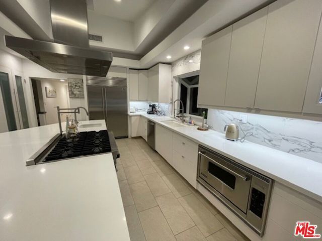 5907 Oakdale Avenue, Woodland Hills (los Angeles), CA 91367