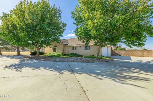 8585 W Avenue E, Lancaster, CA 93536