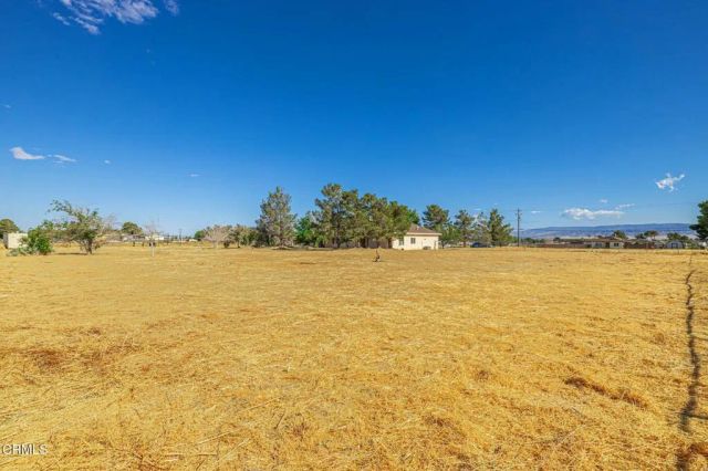 8585 W Avenue E, Lancaster, CA 93536