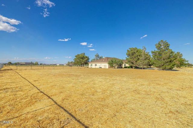 8585 W Avenue E, Lancaster, CA 93536