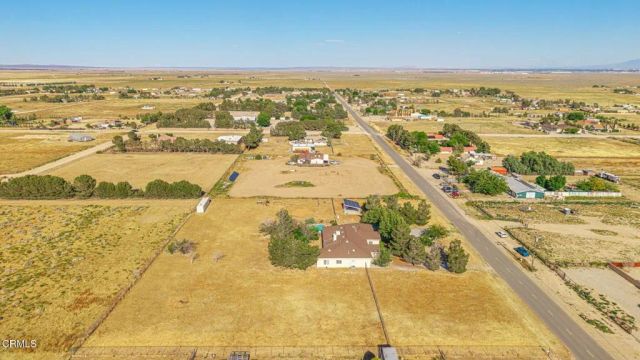 8585 W Avenue E, Lancaster, CA 93536