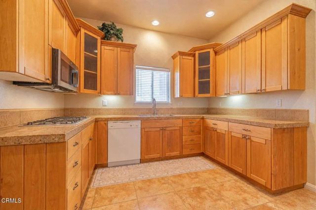 8585 W Avenue E, Lancaster, CA 93536