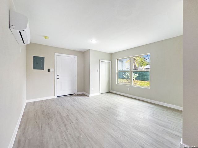 1606 W Wildwood, San Antonio, TX 78201