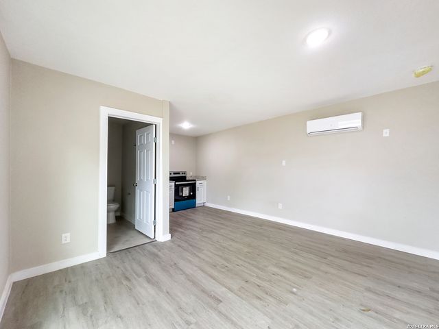 1606 W Wildwood, San Antonio, TX 78201