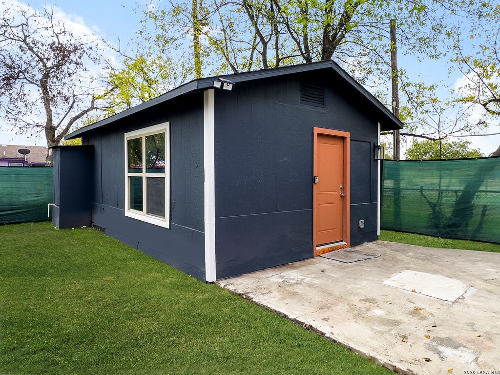 1606 W Wildwood, San Antonio, TX 78201