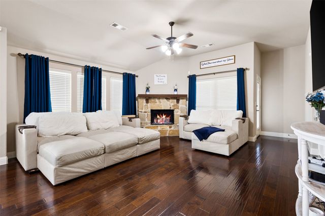 1109 Wheatland Terrace, Waxahachie, TX 75165