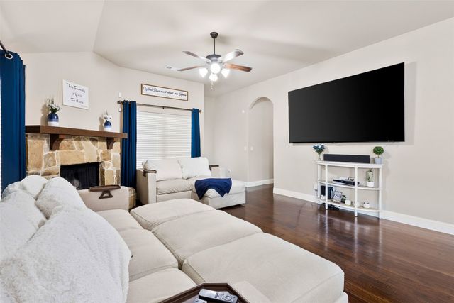 1109 Wheatland Terrace, Waxahachie, TX 75165