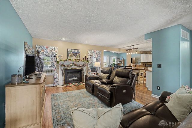 5829 Cedarwood Court, Maineville, OH 45039