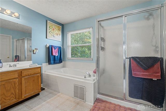 5829 Cedarwood Court, Maineville, OH 45039