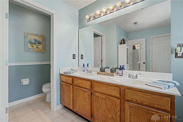 5829 Cedarwood Court, Maineville, OH 45039