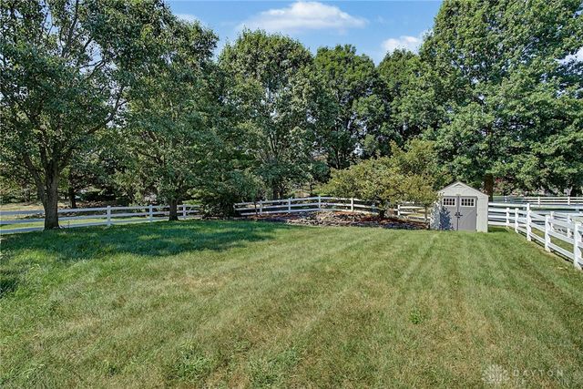 5829 Cedarwood Court, Maineville, OH 45039