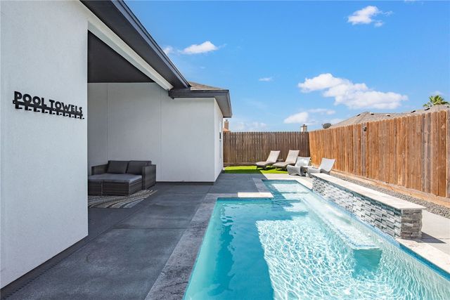 14845 Quarterdeck Dr, Corpus Christi, TX 78418