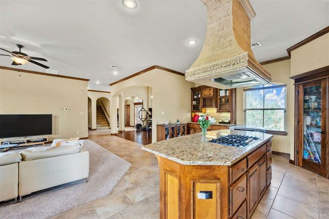 2404 SW 70th St, Lawton, OK 73505