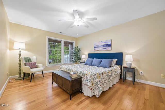 101 White Oak Way, Chapel Hill, NC 27514
