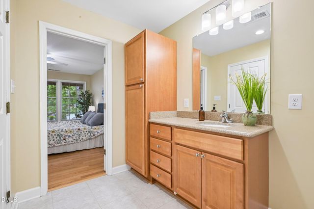 101 White Oak Way, Chapel Hill, NC 27514
