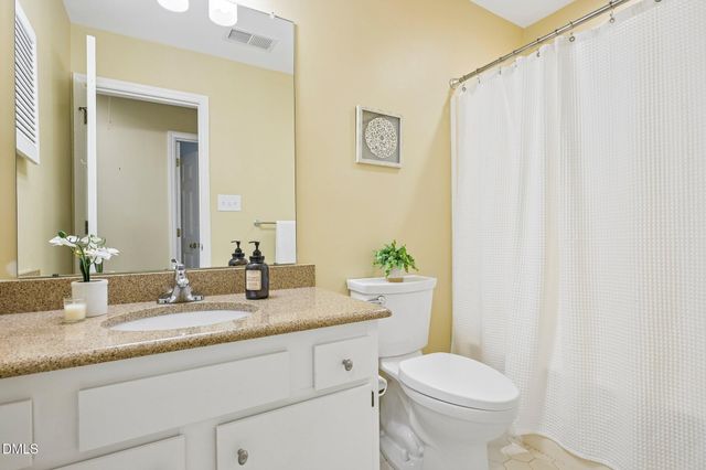 101 White Oak Way, Chapel Hill, NC 27514