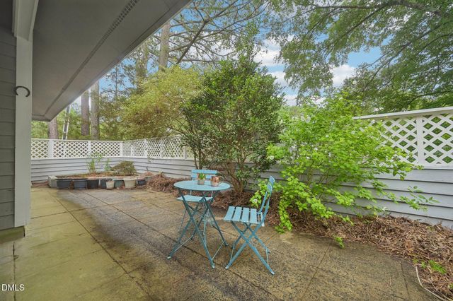 101 White Oak Way, Chapel Hill, NC 27514