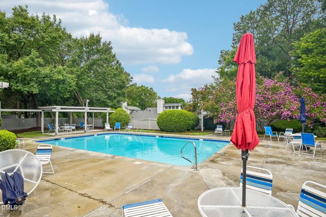 101 White Oak Way, Chapel Hill, NC 27514