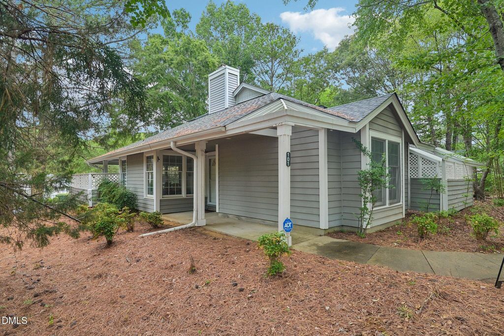 101 White Oak Way, Chapel Hill, NC 27514