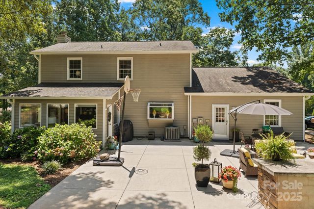 1496 Hardwood Circle, Newton, NC 28658