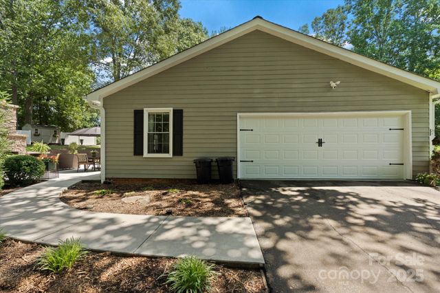 1496 Hardwood Circle, Newton, NC 28658